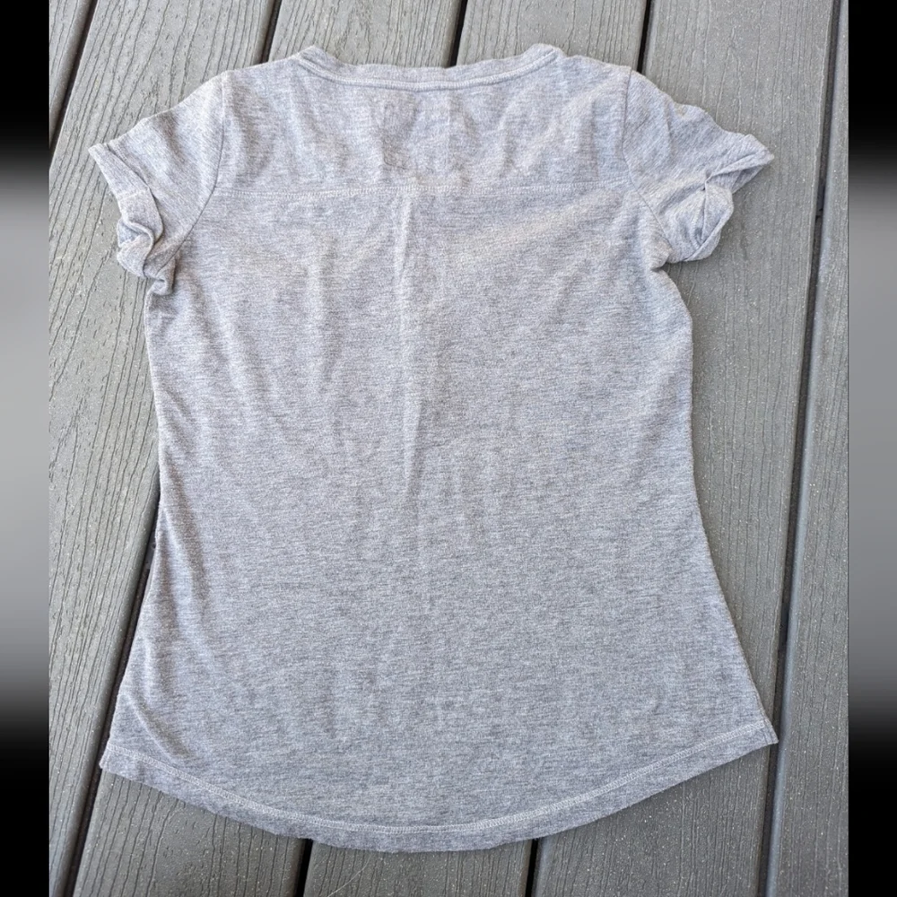 Flattering T-Shirt - Picture 4 of 4